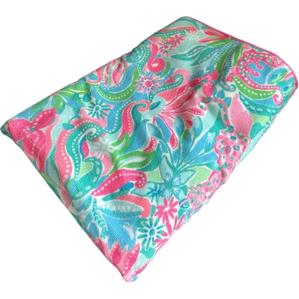 Lilly Pulitzer lounge beach towel 40x72